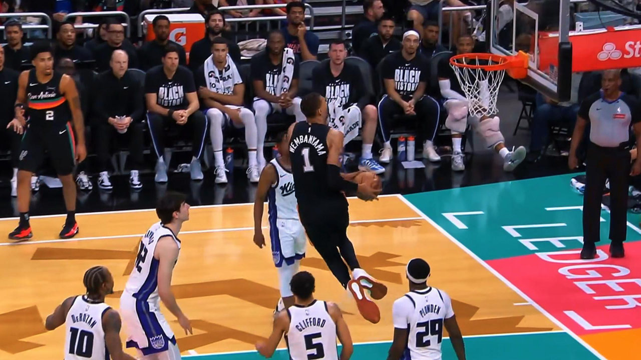 开云入口-里程碑夜芝加哥公牛绝杀压哨,NBA常规赛集结日刷纪录,更衣室稳定,纪律约束更严格的简单介绍