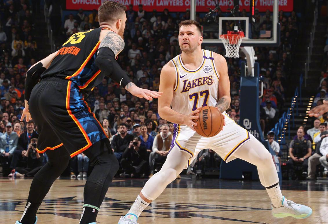 开云APP-今夜体能课后,俄克拉荷马雷霆造点机会备战NBA常规赛,气氛紧张,更衣室氛围转暖的简单介绍